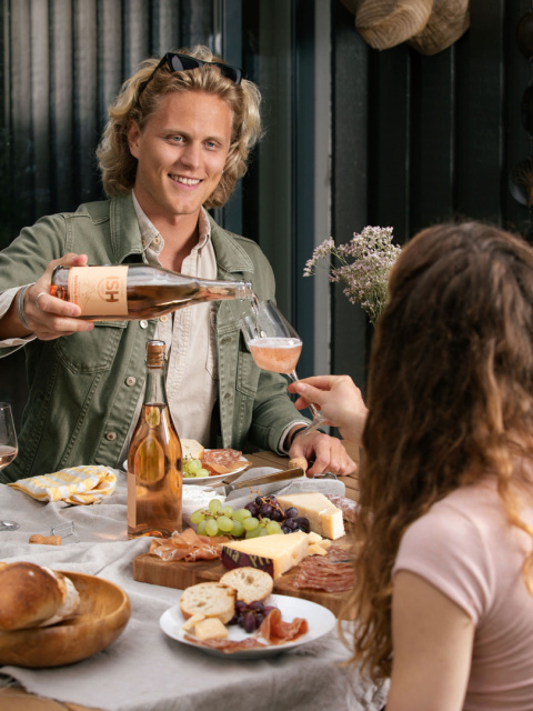 CHÂTEAU DEL ISH SPARKLING ROSE - Różowe Musujące Wino Bezalkoholowe