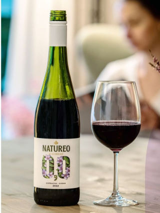 NATUREO GARNACHA SYRAH - Czerwone Wino Bezalkoholowe